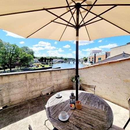 Appartement QUAI 3 loft moderne et lumineux les pieds dans l'eau à Jarnac Extérieur photo