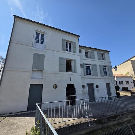 Appartement QUAI 3 loft moderne et lumineux les pieds dans l'eau à Jarnac Extérieur photo