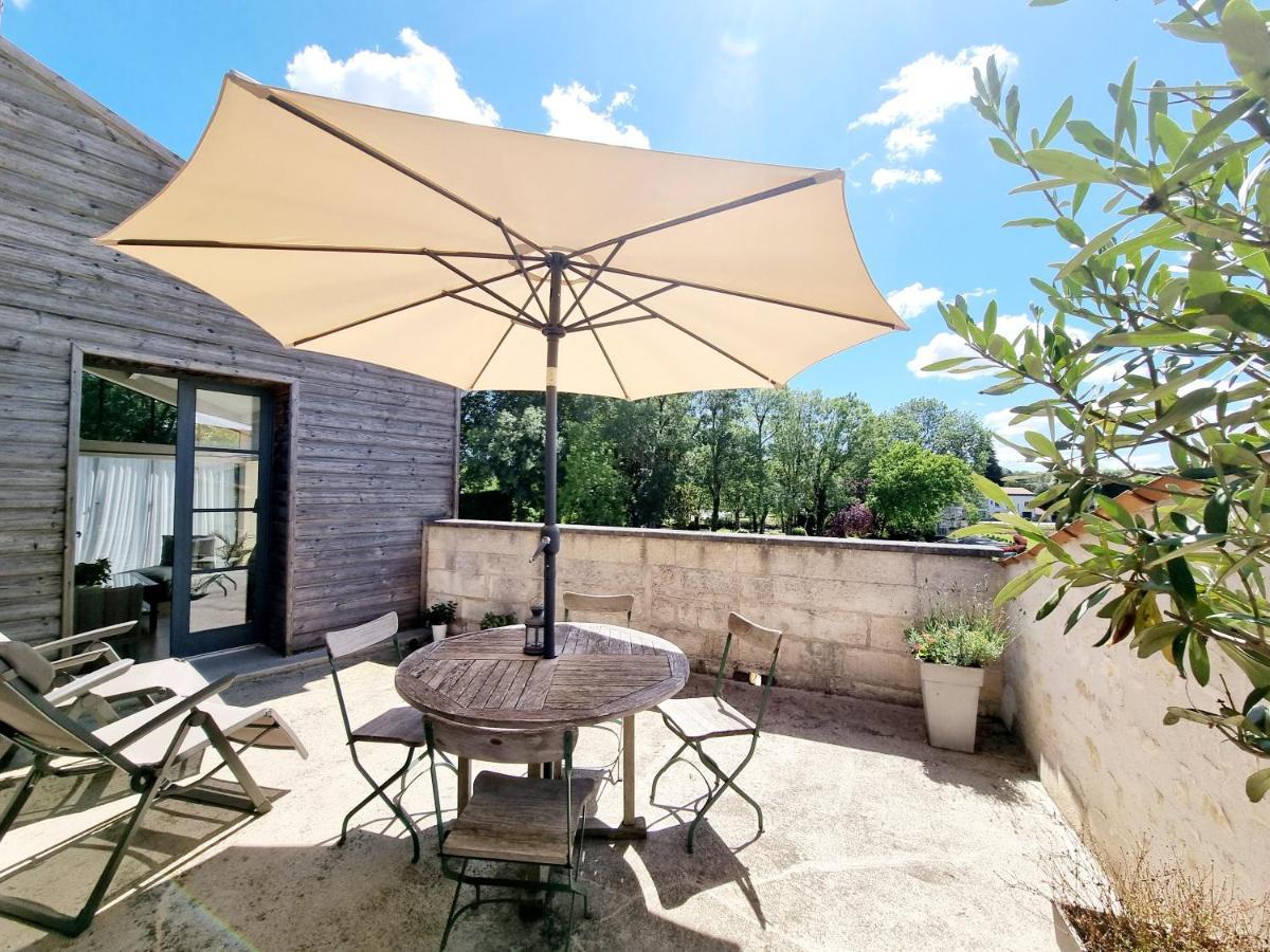 Appartement QUAI 3 loft moderne et lumineux les pieds dans l'eau à Jarnac Extérieur photo