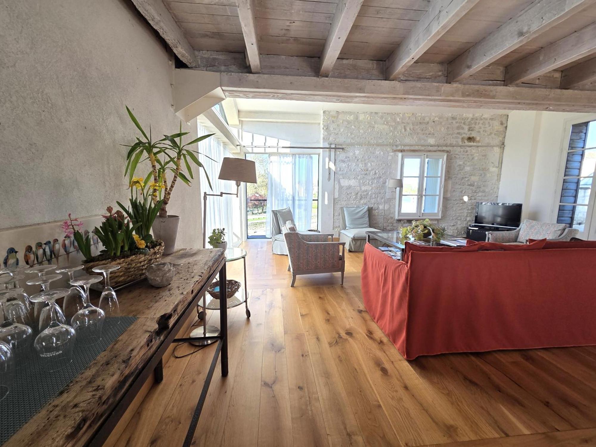 Appartement QUAI 3 loft moderne et lumineux les pieds dans l'eau à Jarnac Chambre photo