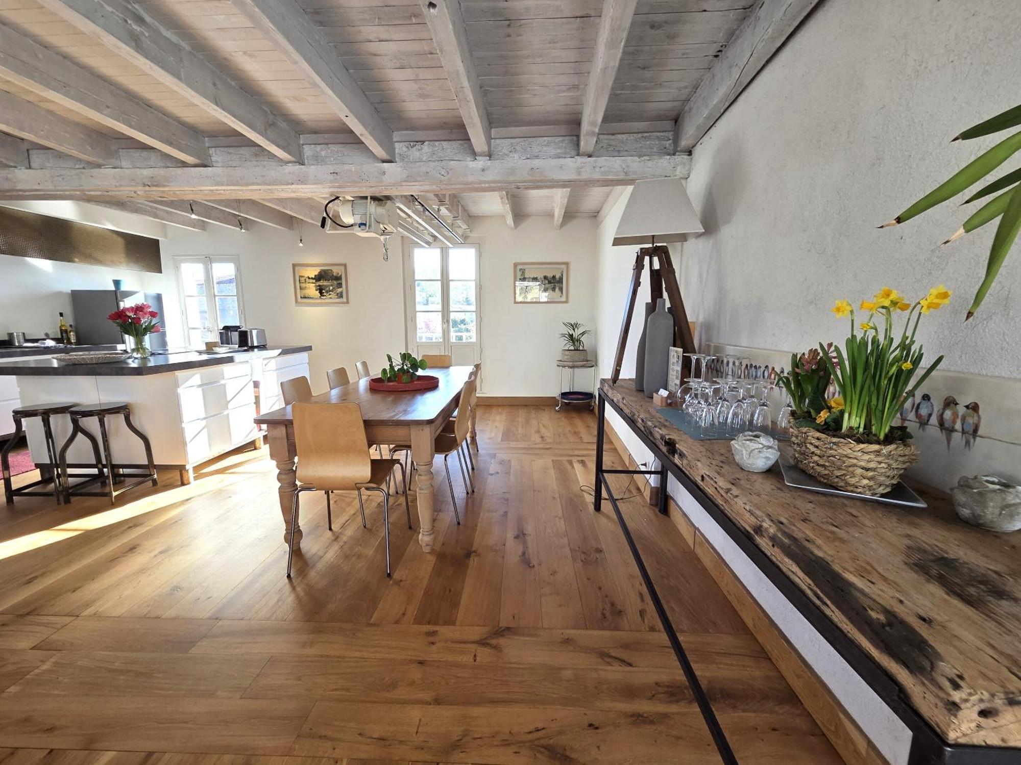 Appartement QUAI 3 loft moderne et lumineux les pieds dans l'eau à Jarnac Extérieur photo